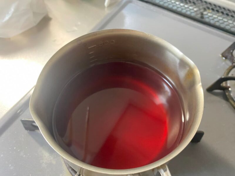 シソを煮た後の写真